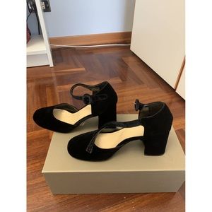 Bata Italian black velvet heels